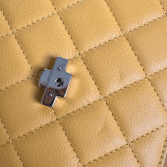 CHANEL Caviar Quilted CC Box Top handle Flap - Picture 4 of 16